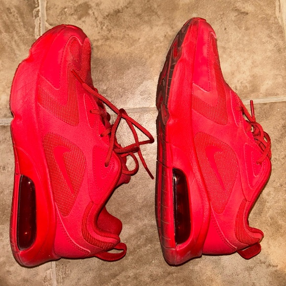 COPY - Nike Air Max 200 University Red - Picture 2 of 3